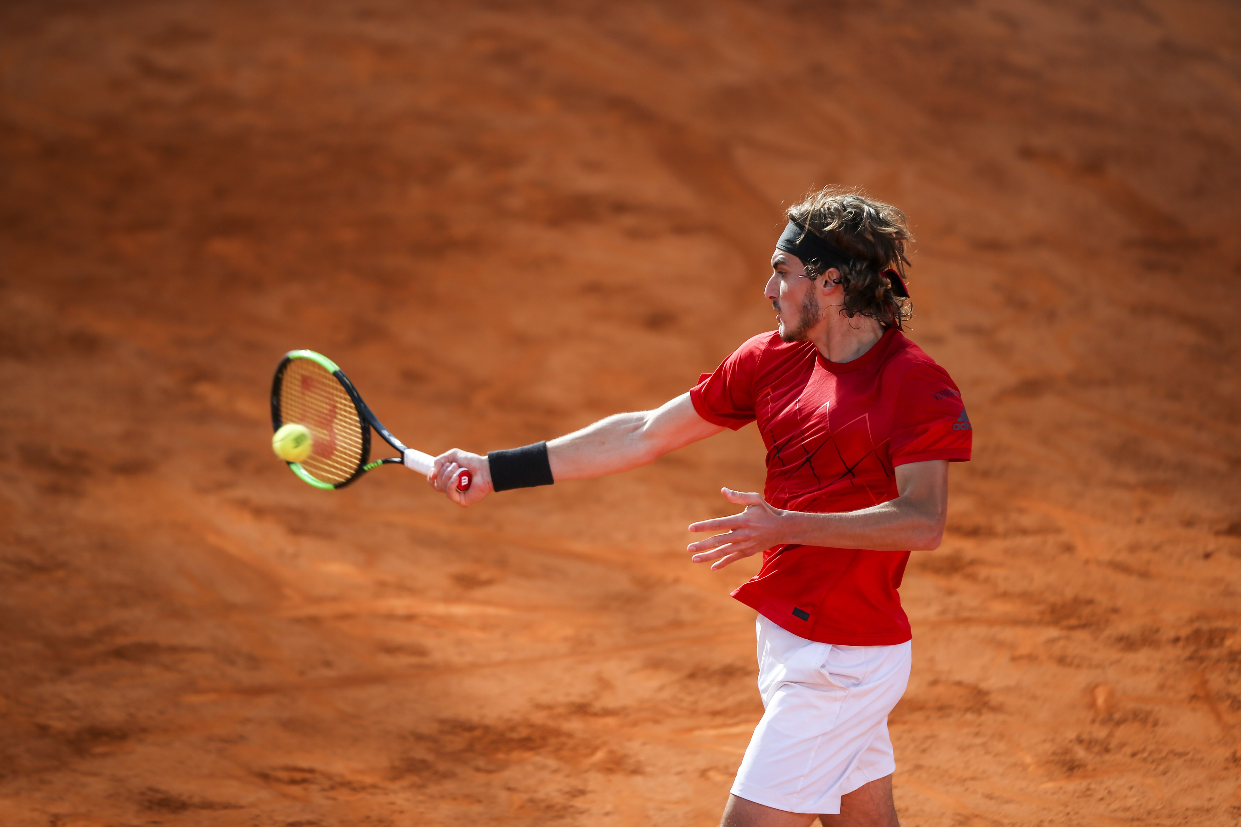 开云体育-拉沃尔杯险胜联合杯，西西帕斯惊艳四座