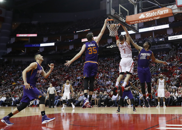 步行者翻盘新疆队，米切尔带队取胜