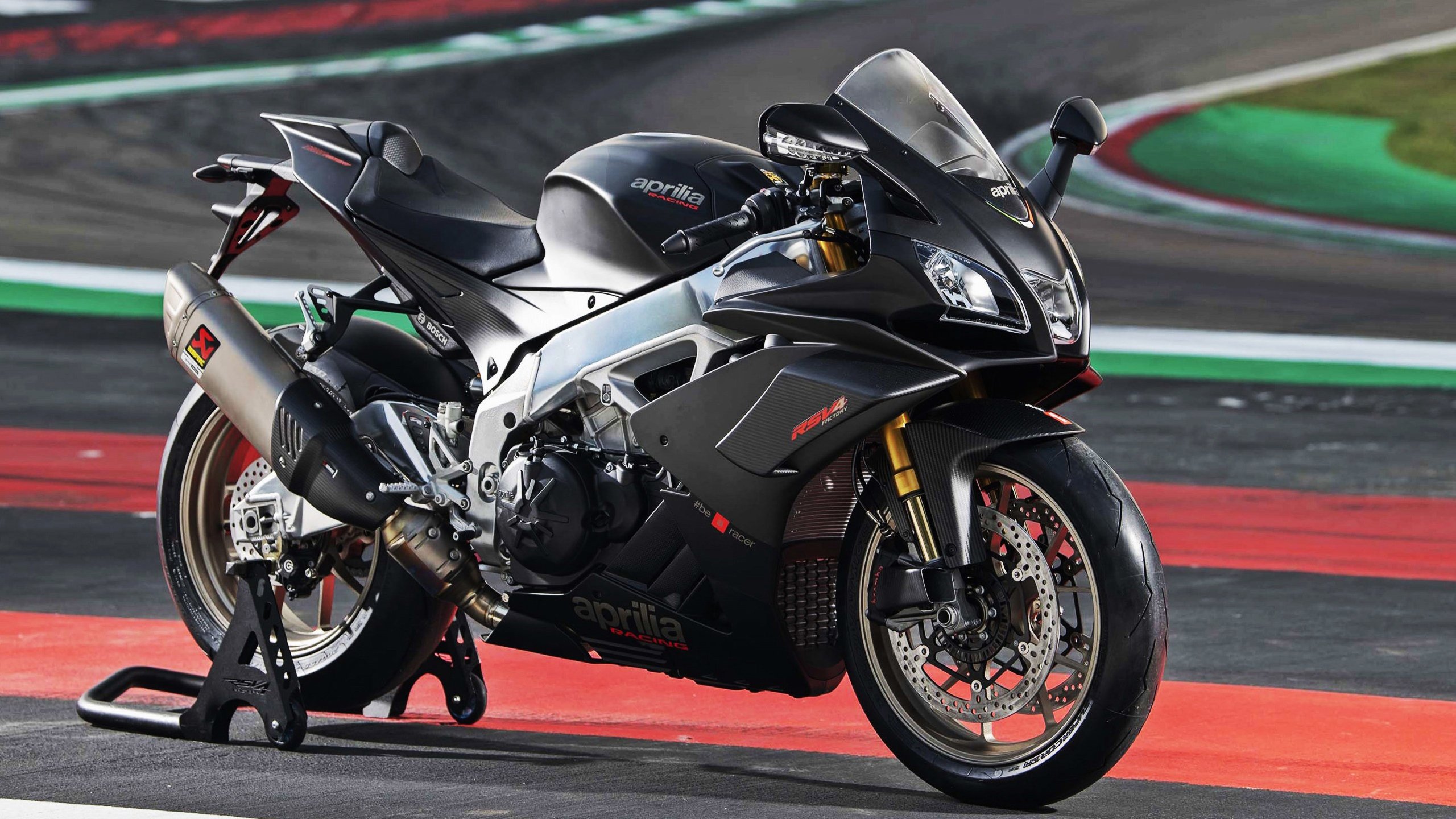 开云体育app-篮球神迹降临足球圣殿，哈登在2026世界杯之夜的魔幻加冕