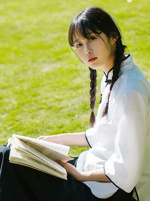 开云体育登录-当佛罗伦萨的古老智慧遇上现代竞技场，唯一性的三重奏